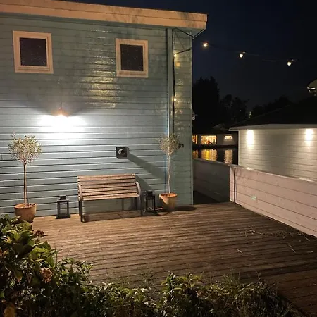 Amster Houseboat 4*