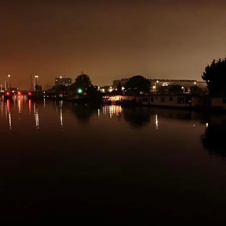 Amster Houseboat Bed Without Breakfast לינה וארוחת בוקר אמסטרדם
