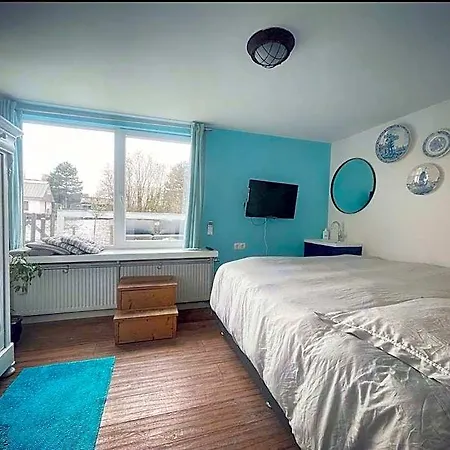Pensión Amster Houseboat 4*
