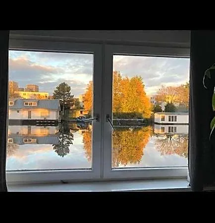 Amster Houseboat