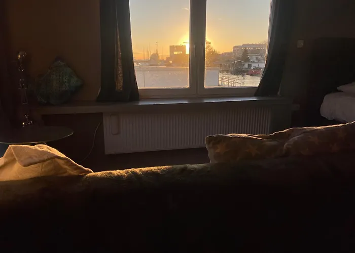 Pensjonat Amster Houseboat 3*