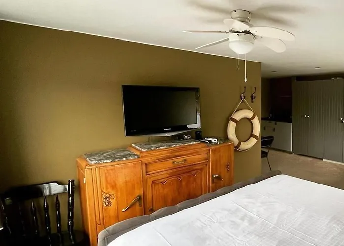 Pensjonat Amster Houseboat 3*