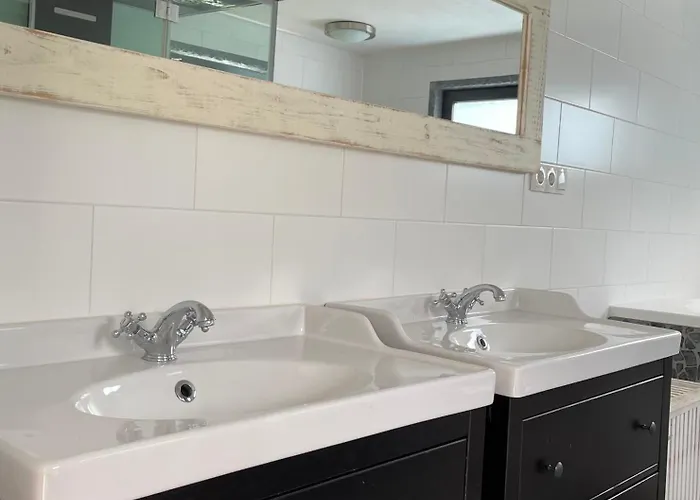 Amster Houseboat Pensjonat 3*