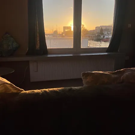 B&B Amster Houseboat Bed Without Breakfast *