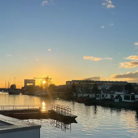 Amster Houseboat Bed Without Breakfast Konukevi Amsterdam